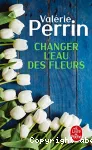 Changer l'eau des fleurs
